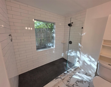 10731 Hillside Drive - Photo Thumbnail 16