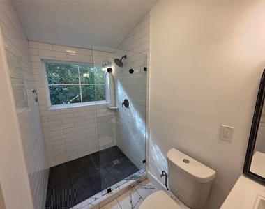 10731 Hillside Drive - Photo Thumbnail 20