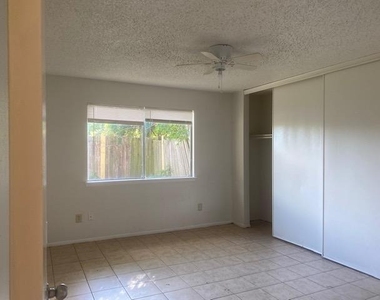 10143 Inwood Hollow Lane - Photo Thumbnail 5