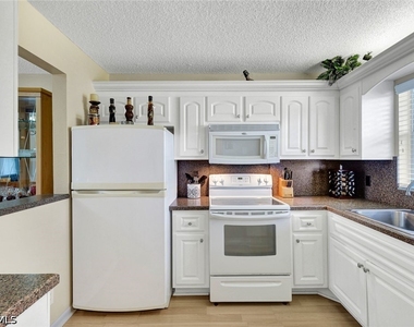 4346 27th Court Sw - Photo Thumbnail 8