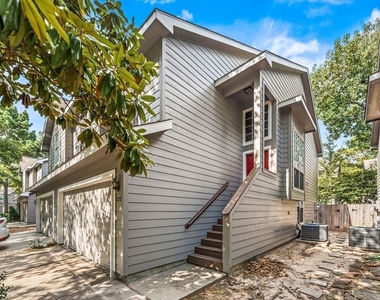 222 Blushwood Place - Photo Thumbnail 2