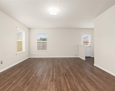 21415 Partha Way - Photo Thumbnail 7