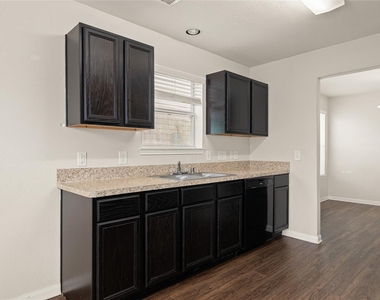 21415 Partha Way - Photo Thumbnail 4