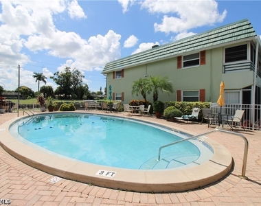 300 Valley Stream Drive - Photo Thumbnail 26