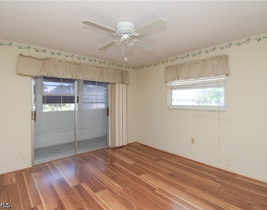 300 Valley Stream Drive - Photo Thumbnail 14