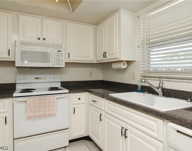300 Valley Stream Drive - Photo Thumbnail 9