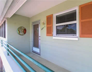 300 Valley Stream Drive - Photo Thumbnail 7