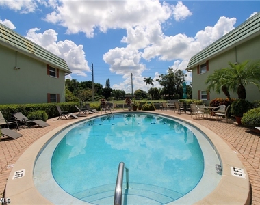 300 Valley Stream Drive - Photo Thumbnail 25