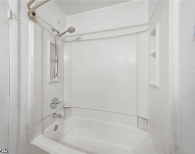 2925 Winkler Avenue - Photo Thumbnail 17