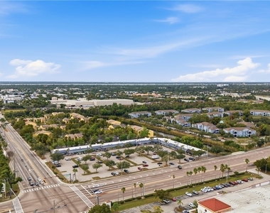 2925 Winkler Avenue - Photo Thumbnail 33