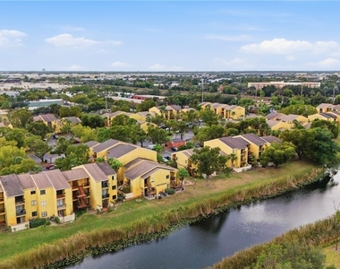2925 Winkler Avenue - Photo Thumbnail 32