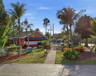 2925 Winkler Avenue - Photo Thumbnail 25