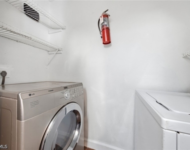 2925 Winkler Avenue - Photo Thumbnail 19