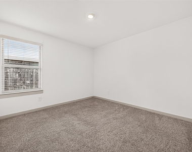 3943 Canyon Shore Lane - Photo Thumbnail 26