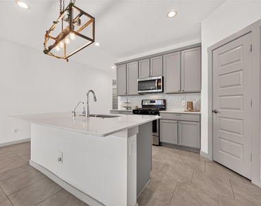 3943 Canyon Shore Lane - Photo Thumbnail 18