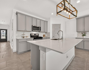 3943 Canyon Shore Lane - Photo Thumbnail 15