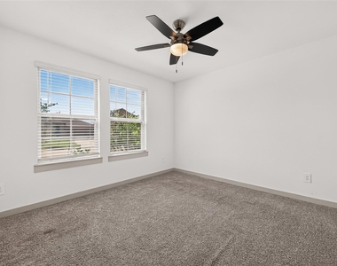 3943 Canyon Shore Lane - Photo Thumbnail 21