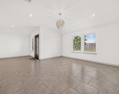 3943 Canyon Shore Lane - Photo Thumbnail 12