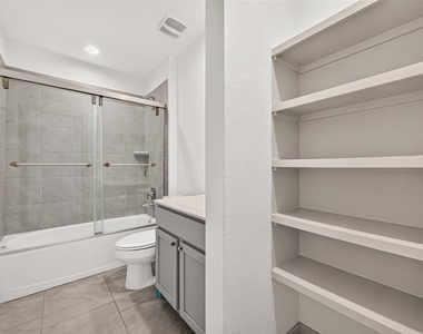 3943 Canyon Shore Lane - Photo Thumbnail 24