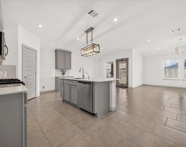 3943 Canyon Shore Lane - Photo Thumbnail 13