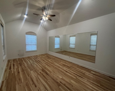 12131 Woodnote Lane - Photo Thumbnail 3