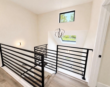 15806 Lakeview Drive - Photo Thumbnail 26