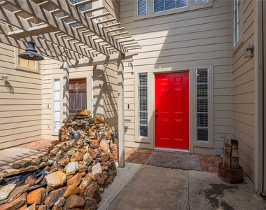 2060 Glencove Drive - Photo Thumbnail 5