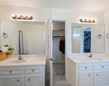 2060 Glencove Drive - Photo Thumbnail 19