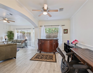 2060 Glencove Drive - Photo Thumbnail 8