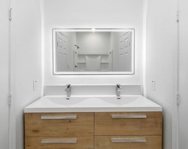 819 Junction Avenue - Photo Thumbnail 9