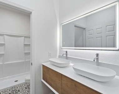 819 Junction Avenue - Photo Thumbnail 13