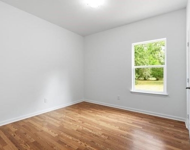 819 Junction Avenue - Photo Thumbnail 12