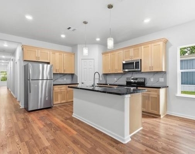 819 Junction Avenue - Photo Thumbnail 4