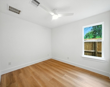 8114 Count Street - Photo Thumbnail 18