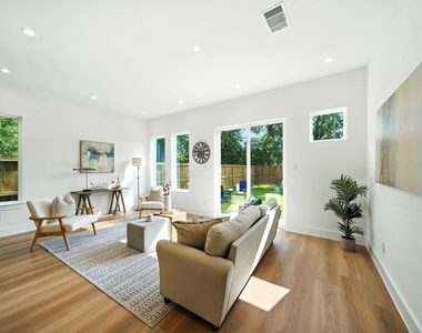 8114 Count Street - Photo Thumbnail 7