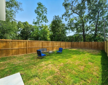 8114 Count Street - Photo Thumbnail 12