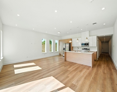 8114 Count Street - Photo Thumbnail 30
