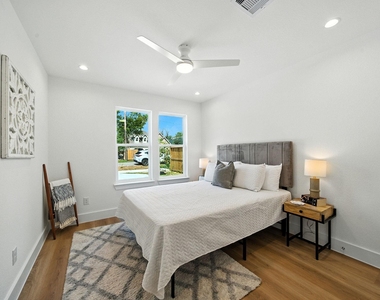 8114 Count Street - Photo Thumbnail 14