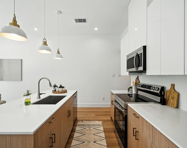 8114 Count Street - Photo Thumbnail 6