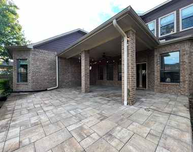 7007 Fall Creek Lane - Photo Thumbnail 27
