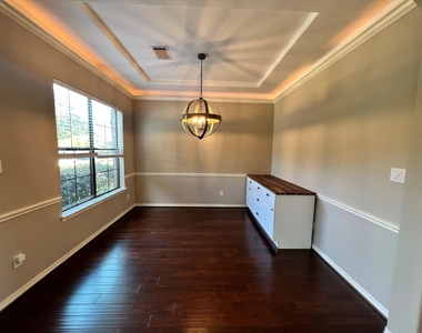 7007 Fall Creek Lane - Photo Thumbnail 8