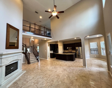 7007 Fall Creek Lane - Photo Thumbnail 10