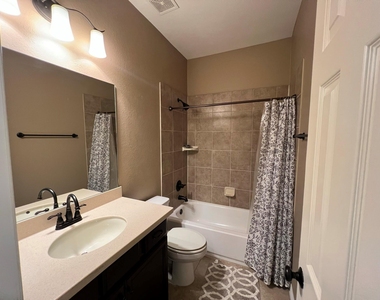 7007 Fall Creek Lane - Photo Thumbnail 44
