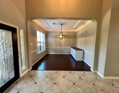 7007 Fall Creek Lane - Photo Thumbnail 7
