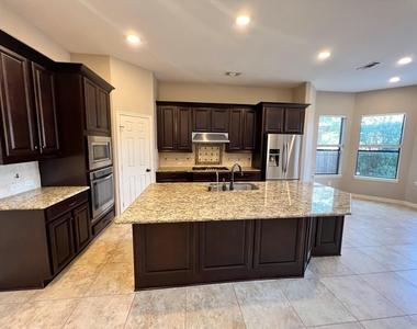 7007 Fall Creek Lane - Photo Thumbnail 12