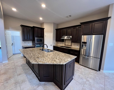 7007 Fall Creek Lane - Photo Thumbnail 13