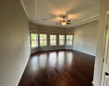 7007 Fall Creek Lane - Photo Thumbnail 29