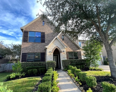 7007 Fall Creek Lane - Photo Thumbnail 4