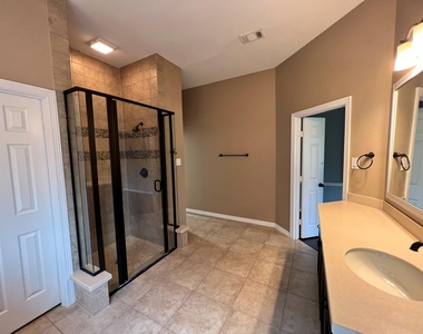 7007 Fall Creek Lane - Photo Thumbnail 32