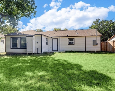 1107 Valerie Avenue - Photo Thumbnail 9